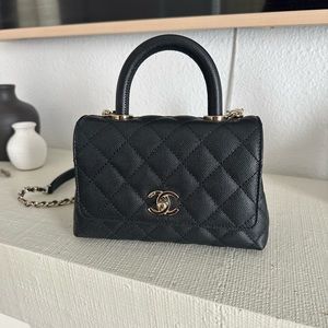 Chanel mini coco excellent condition (dust bag, box and bag included)